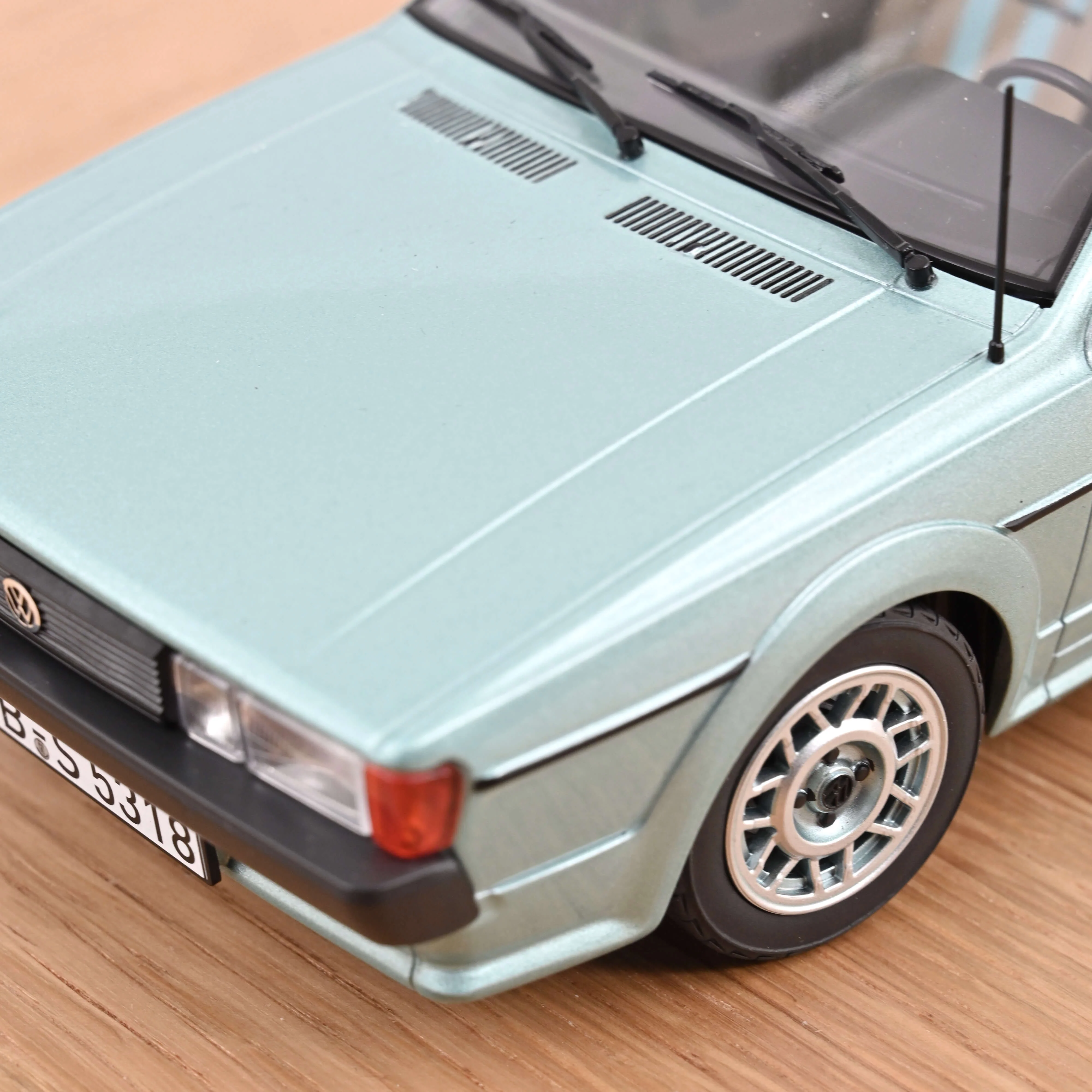 VW Scirocco 1986 Turquoise Madison métallisé 1/18 - 200 pcs - Image 4